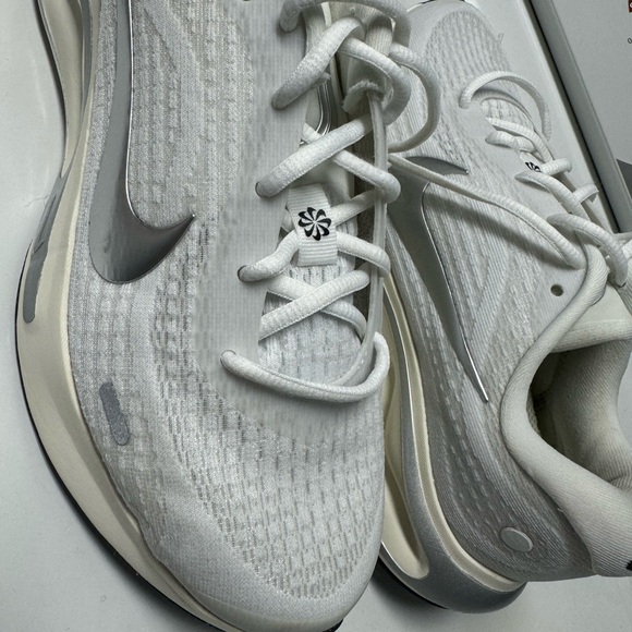 Nike Womens Journey Run White Running Shoes Size 8 Medium (B, M) - Picture 5 of 9